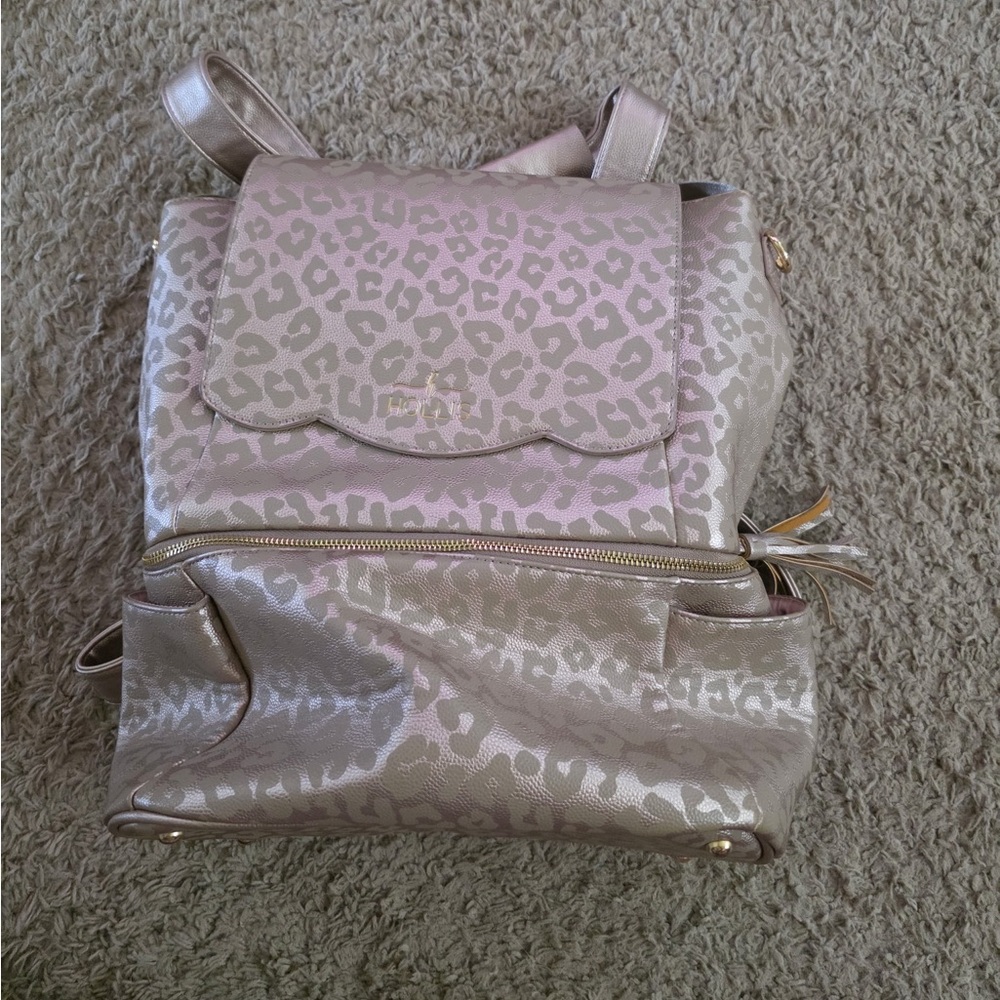 Sophisticated Cream and Gold Backpack with Luxurious Design
